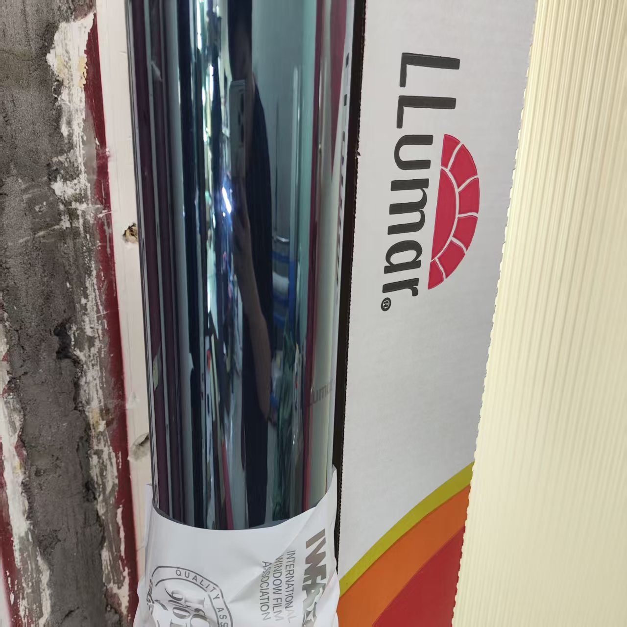 LLumar Premium Window Tint Fil - Ceramic Heat Emitter 评论和价格